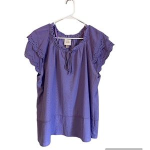 Fancy purple ruffled T-shirt size XL